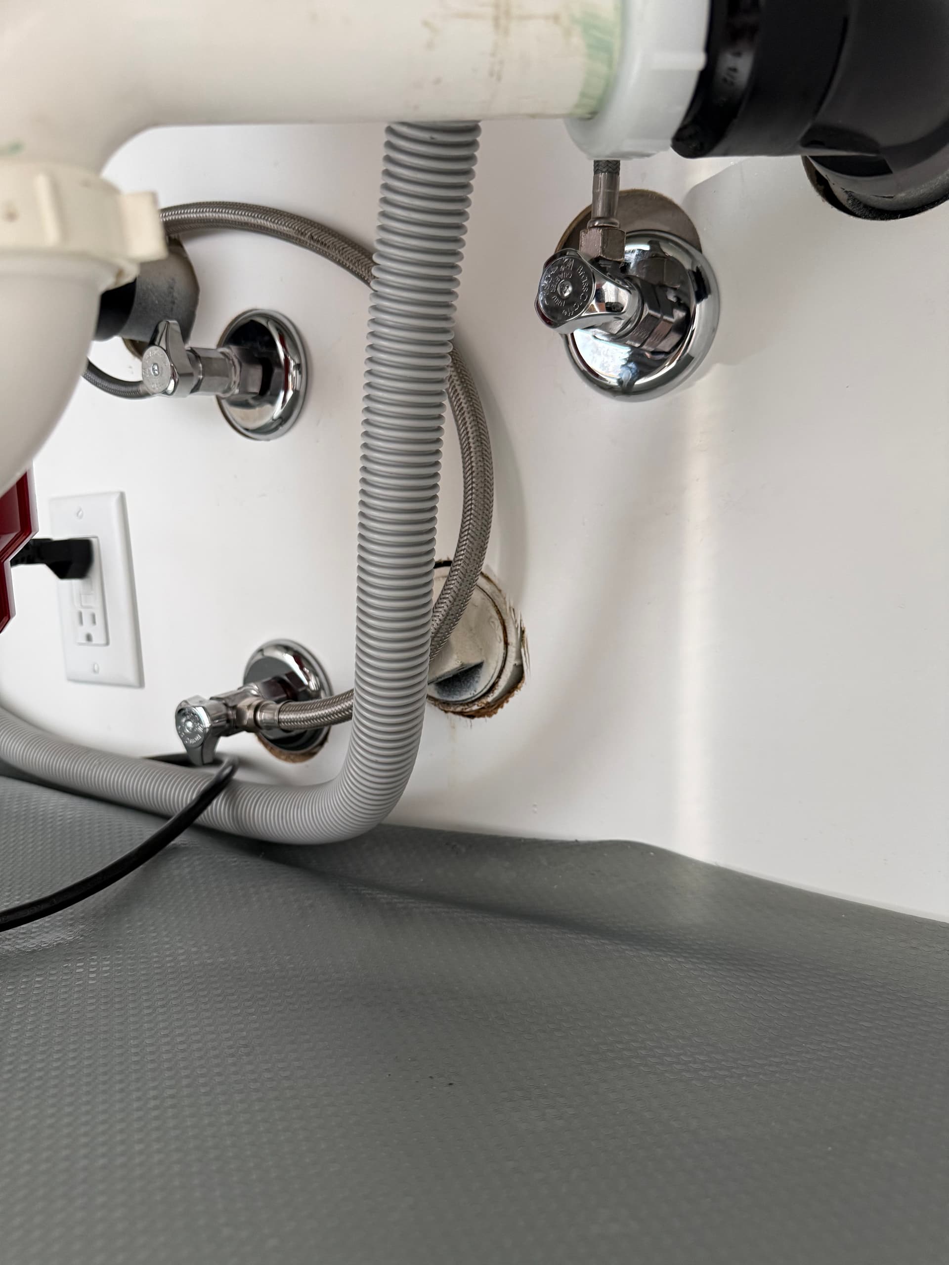 Gallery photos for Old Qest Angle Stops Replaced Before the Next One Failed: Image #4