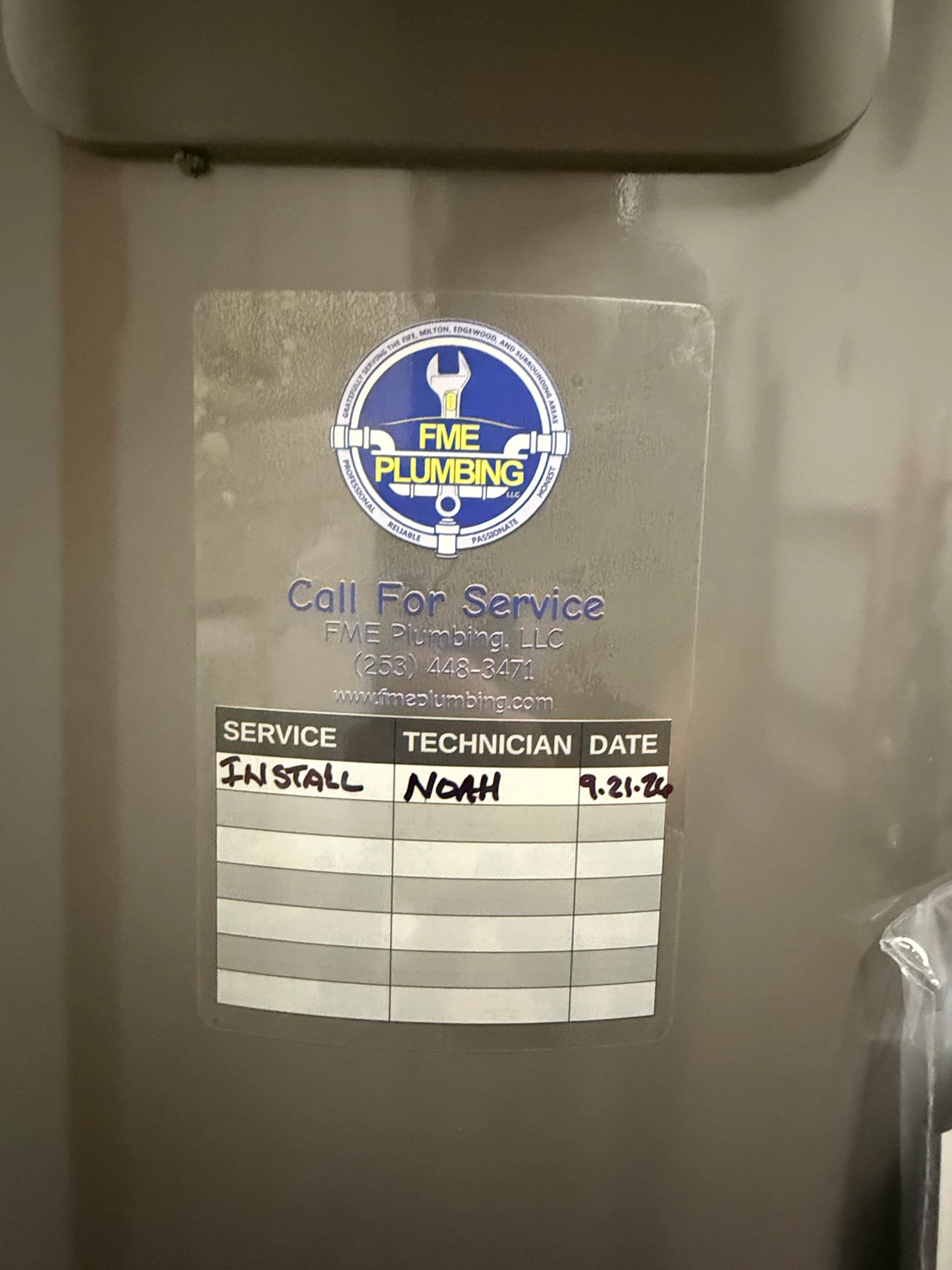 Gallery photos for 50-Gallon Rheem Electric Water Heater Replacement with Expansion Tank: Image #3